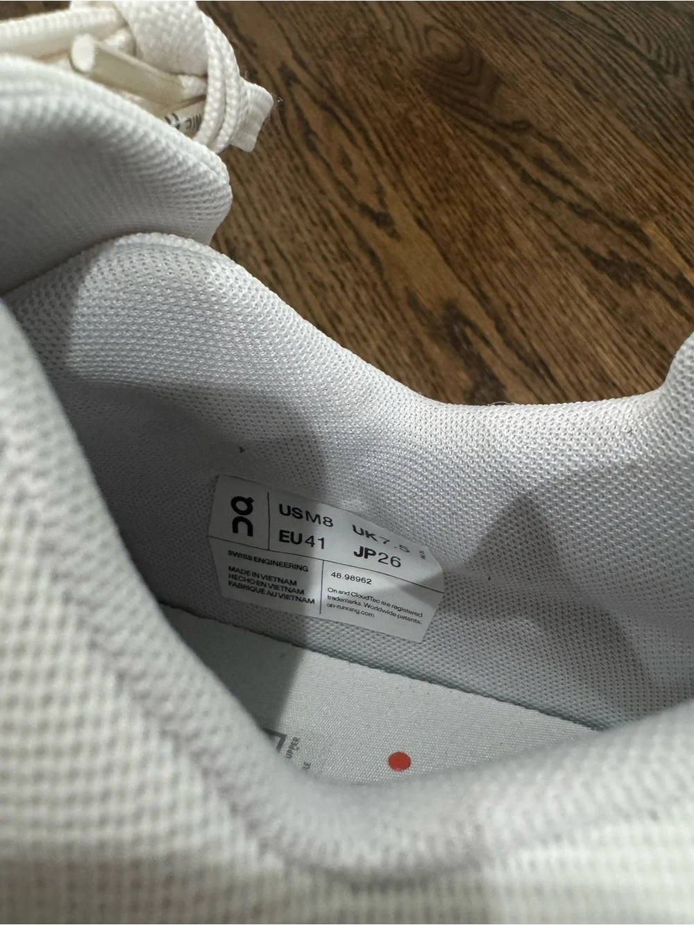 On Cloud The Roger’s Advantage Running White / Canyon Sneakers Swiss Preformance